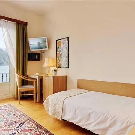 Walter Au 3* Lugano