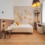 Walter Au Otel